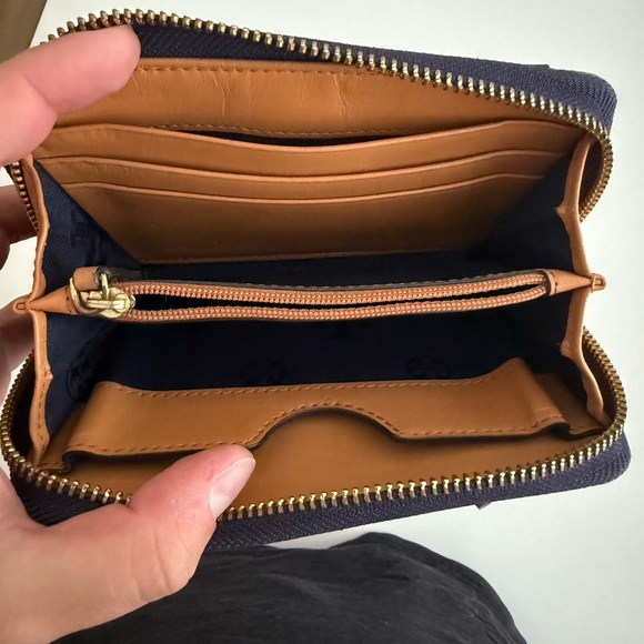 Tory Burch Striped Wallet - navy and Cream - Picture 5 of 5